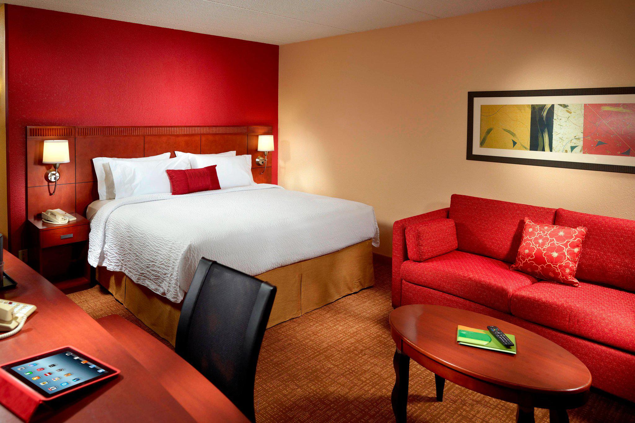 Courtyard by Marriott Columbus Photo