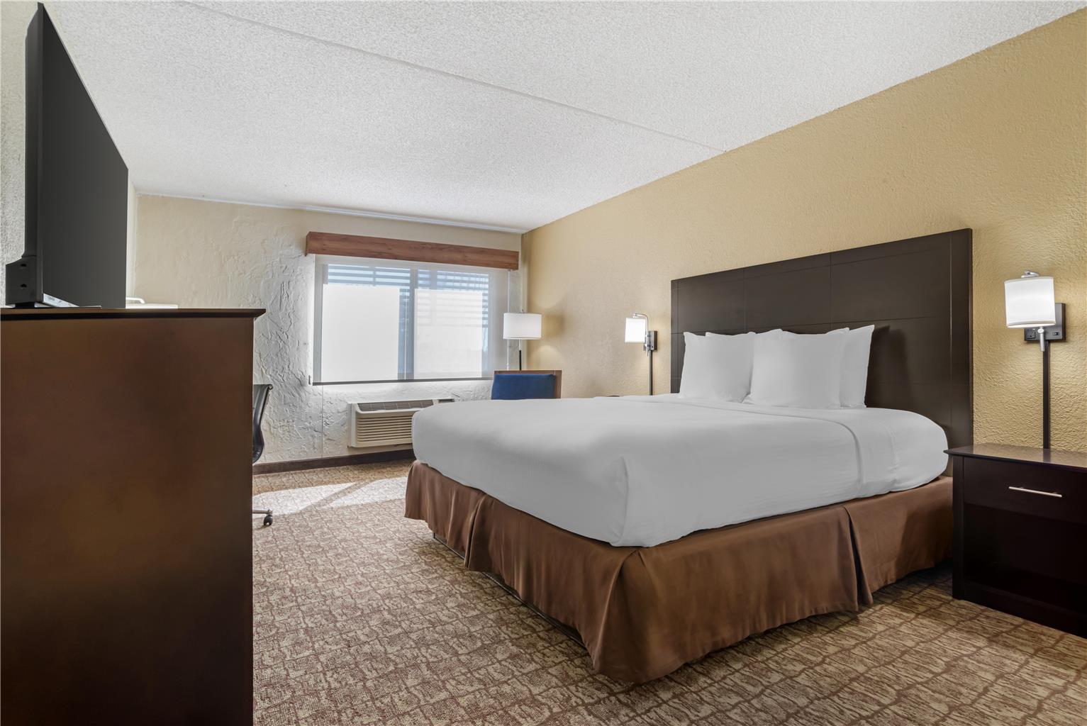 Best Western Crossroads Inn