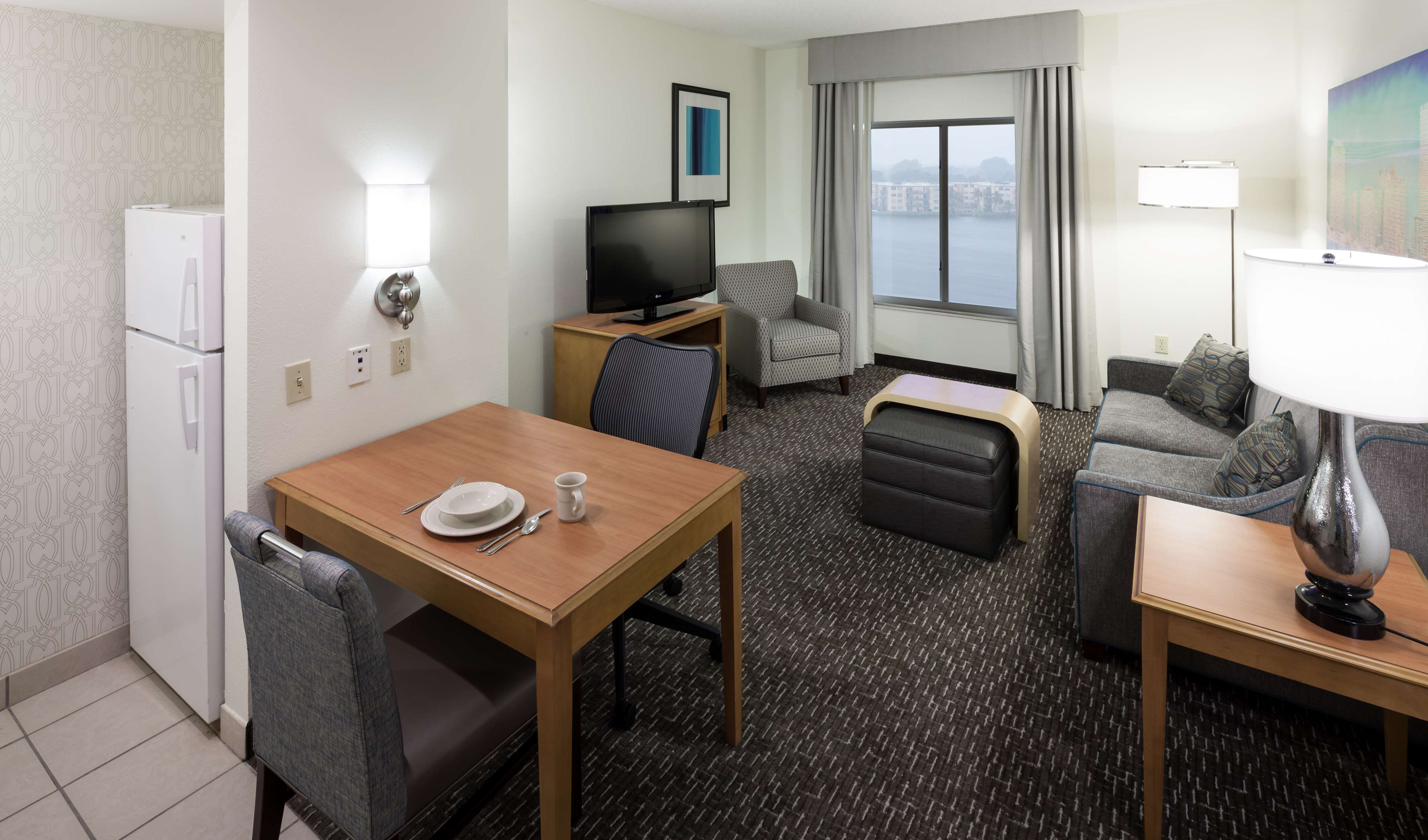 Homewood Suites by Hilton Miami-Airport/Blue Lagoon Photo