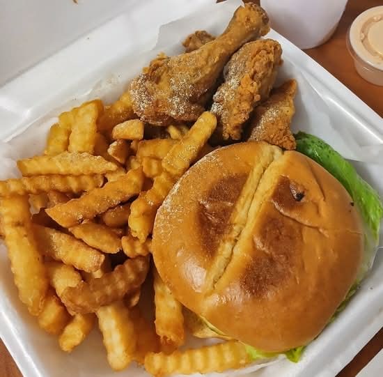 Combo #7: (Double Smash Burger & 3 Wings or Leg N' Thigh)