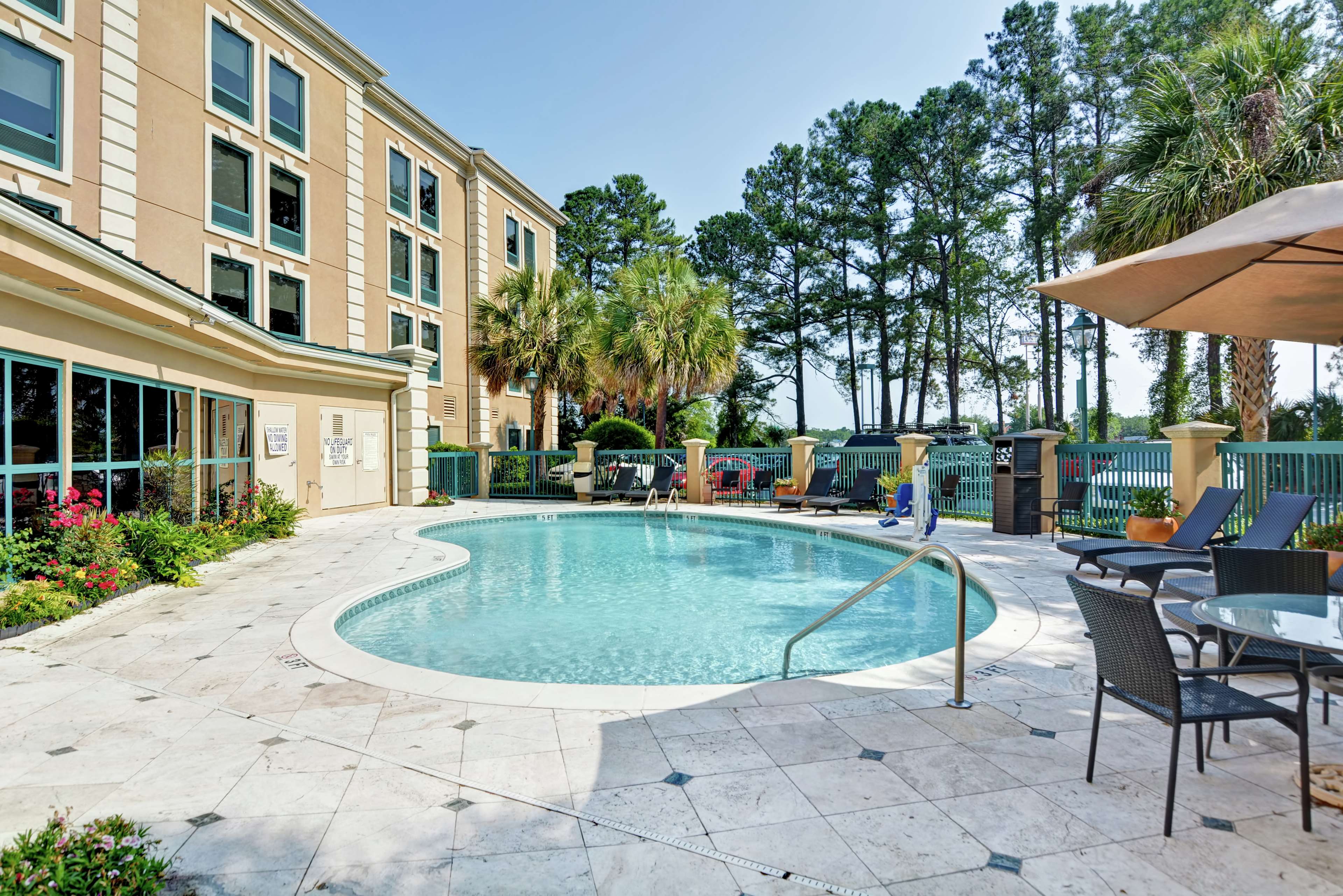 Hampton Inn Charleston-North Photo