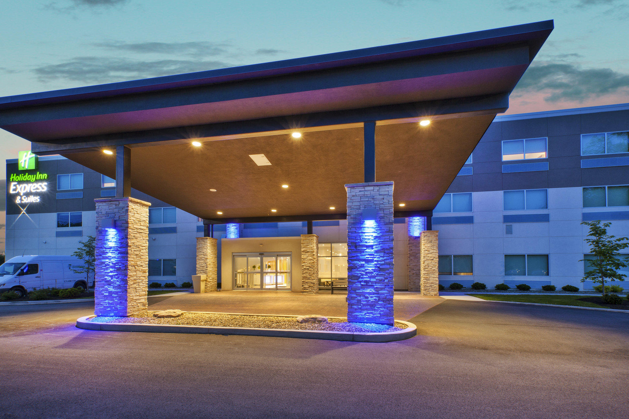 Holiday Inn Express & Suites New Castle Photo