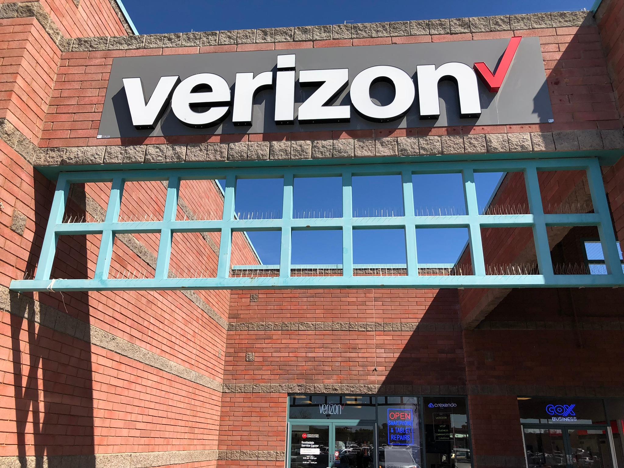 Verizon Authorized Retailer - On Communications Photo