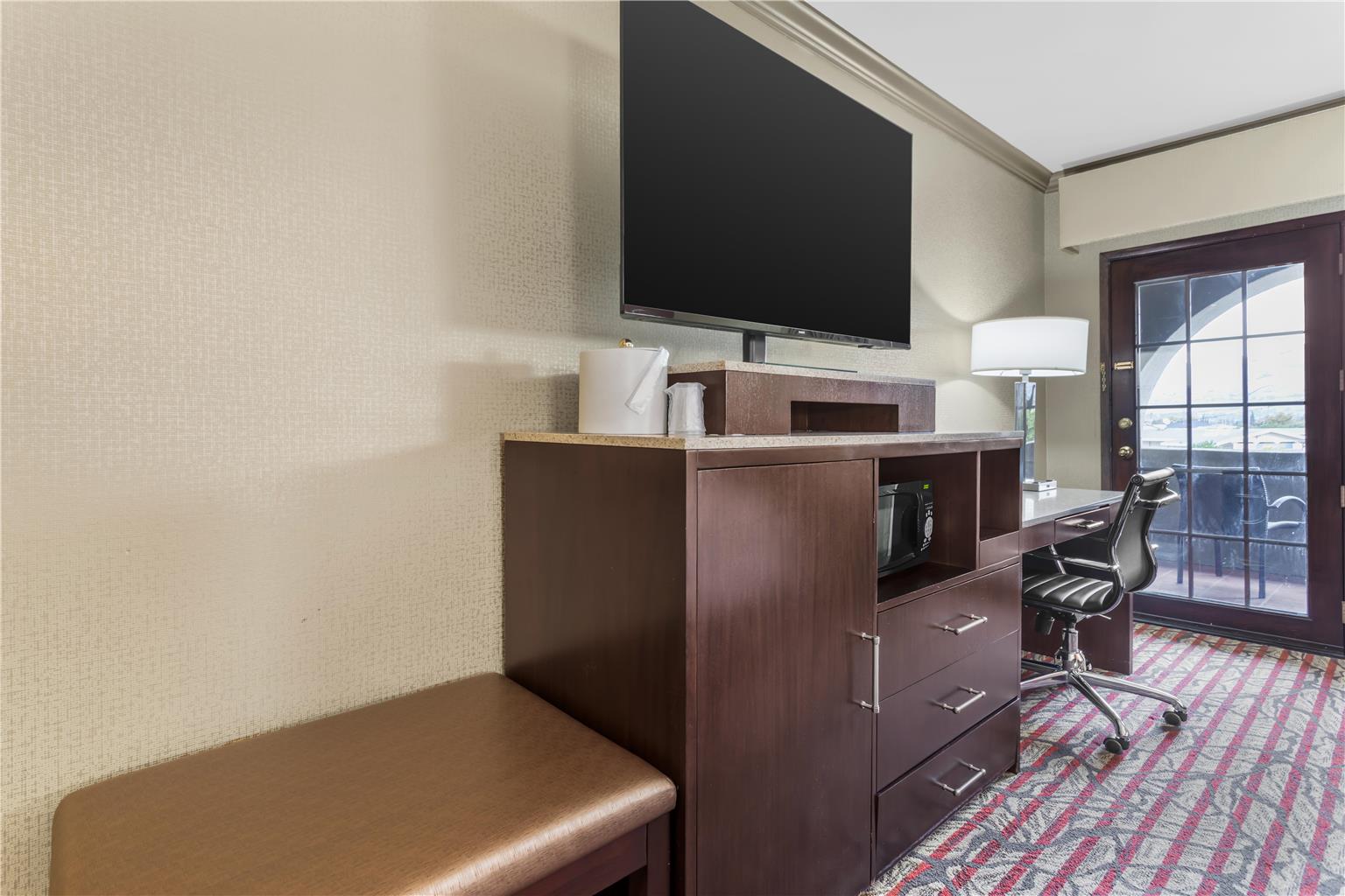 Best Western Plus Brookside Inn Image