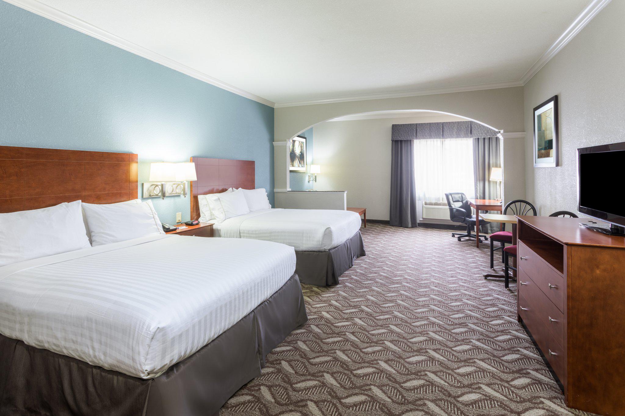 Holiday Inn Express & Suites Lake Charles Photo