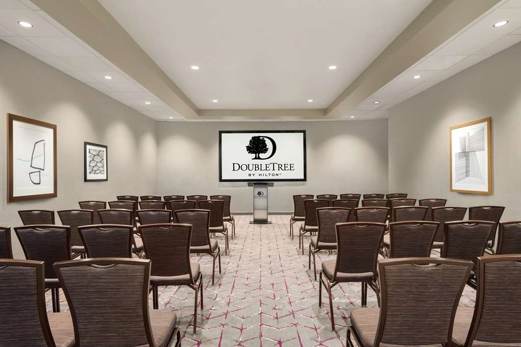 DoubleTree by Hilton St. Paul East Image