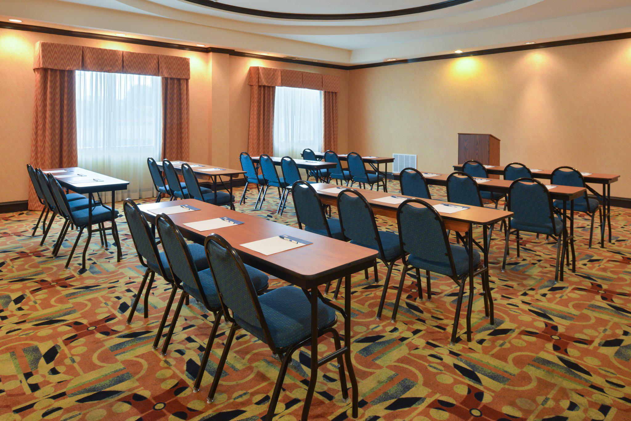 Holiday Inn Express & Suites Royse City - Rockwall Photo