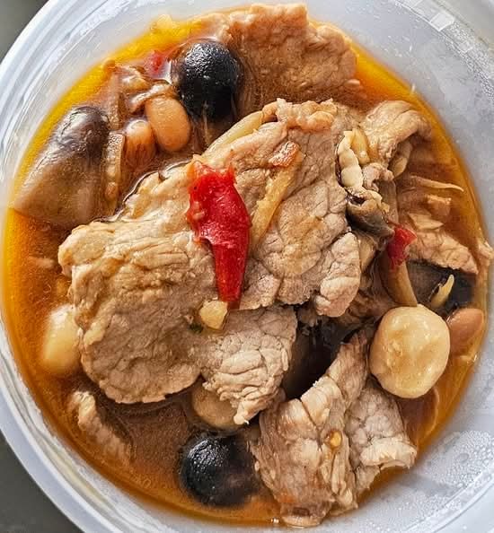 Pad Khing (Ginger Lover)
