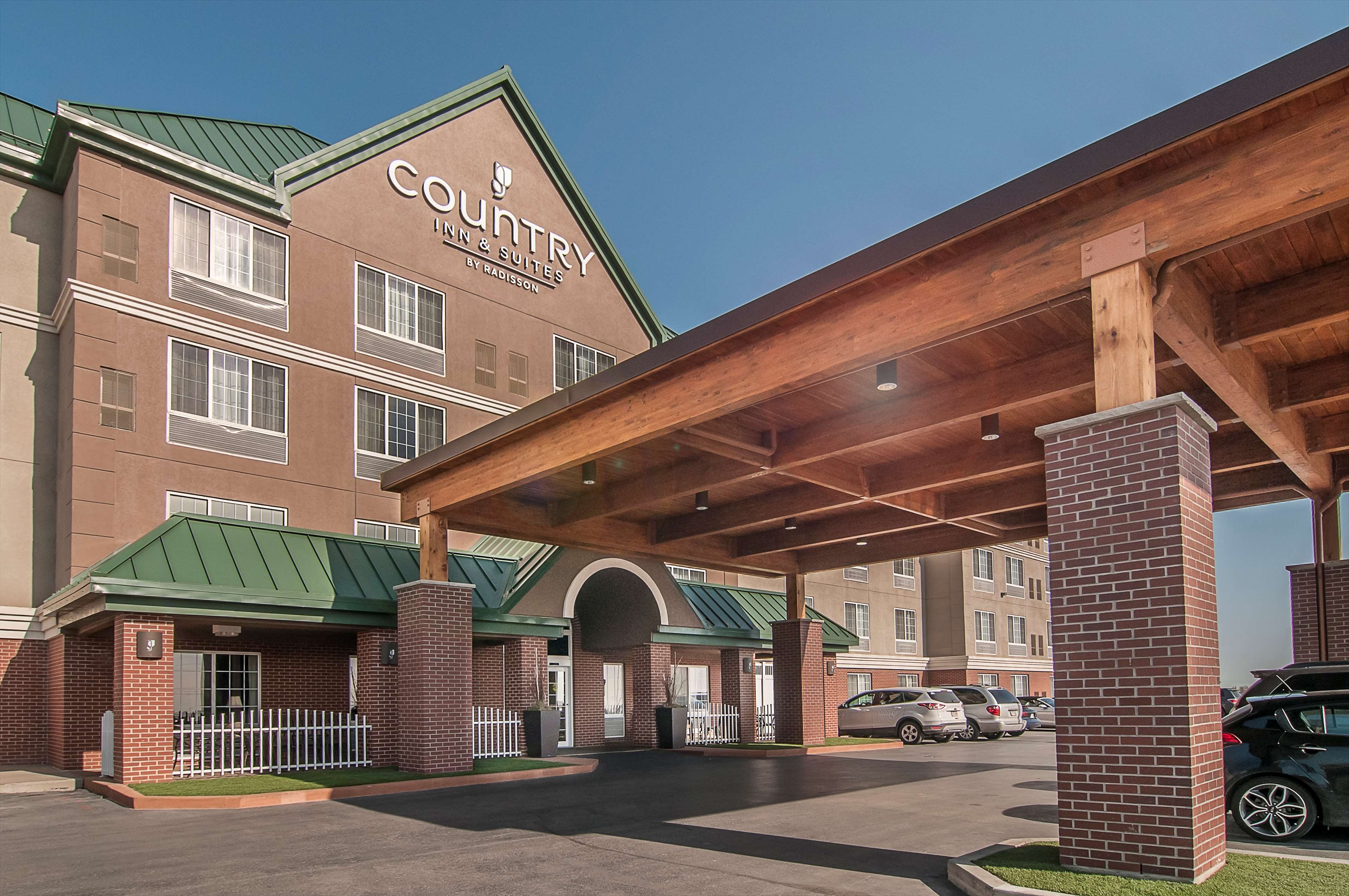 Country Inn & Suites by Radisson, Rapid City, SD Photo
