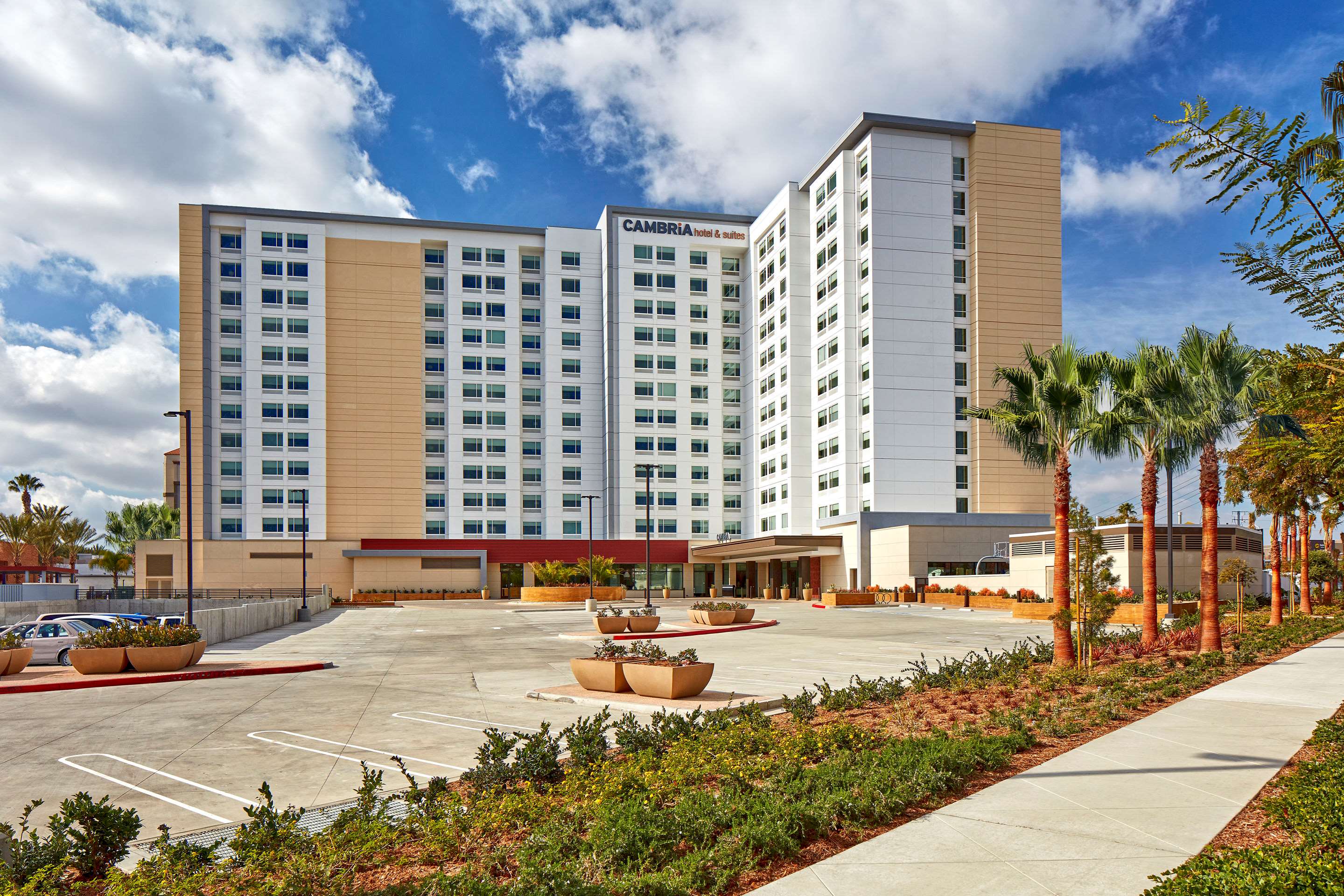 Cambria Hotel Anaheim Resort Area Photo