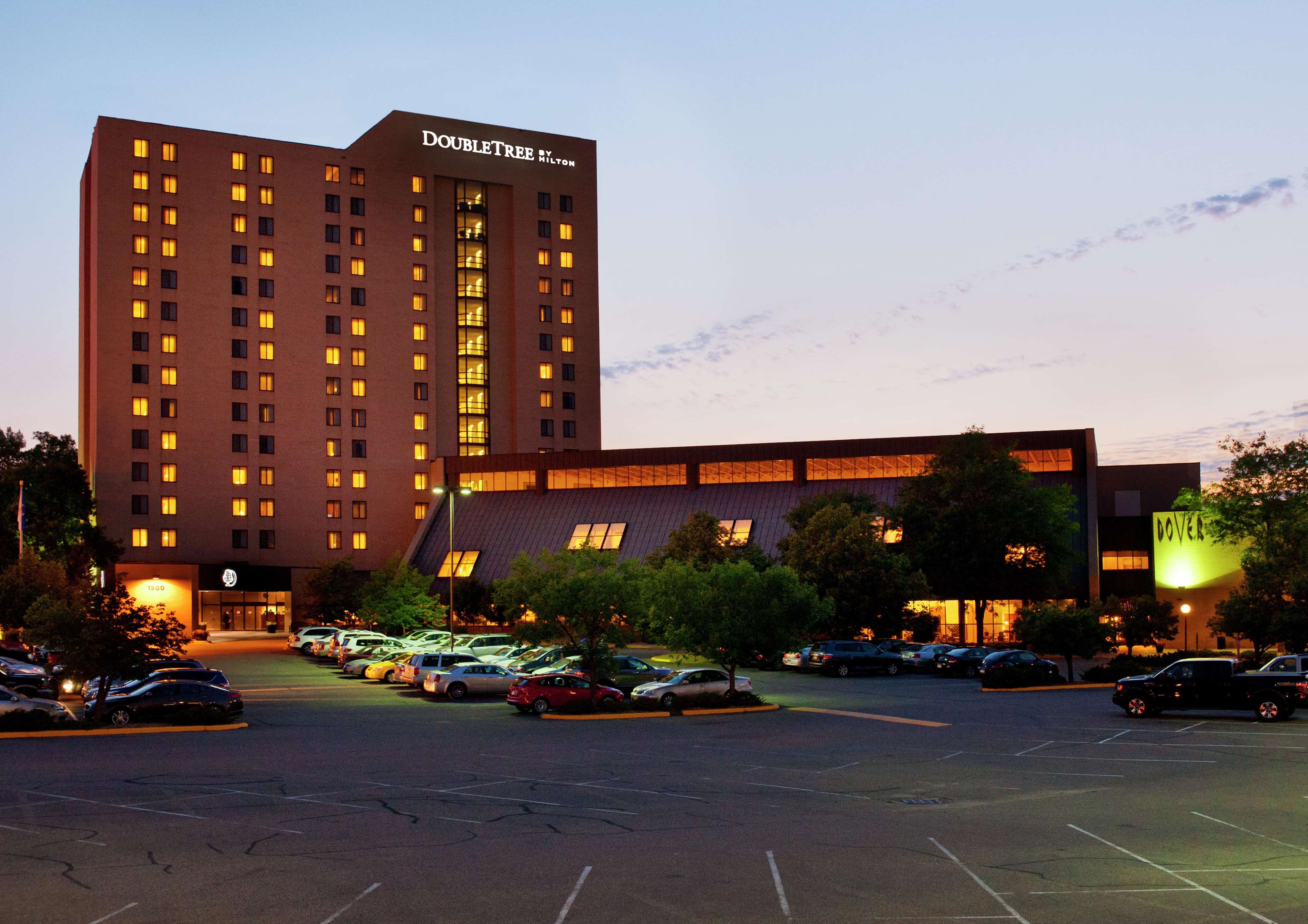 DoubleTree by Hilton Hotel Minneapolis - Park Place Photo