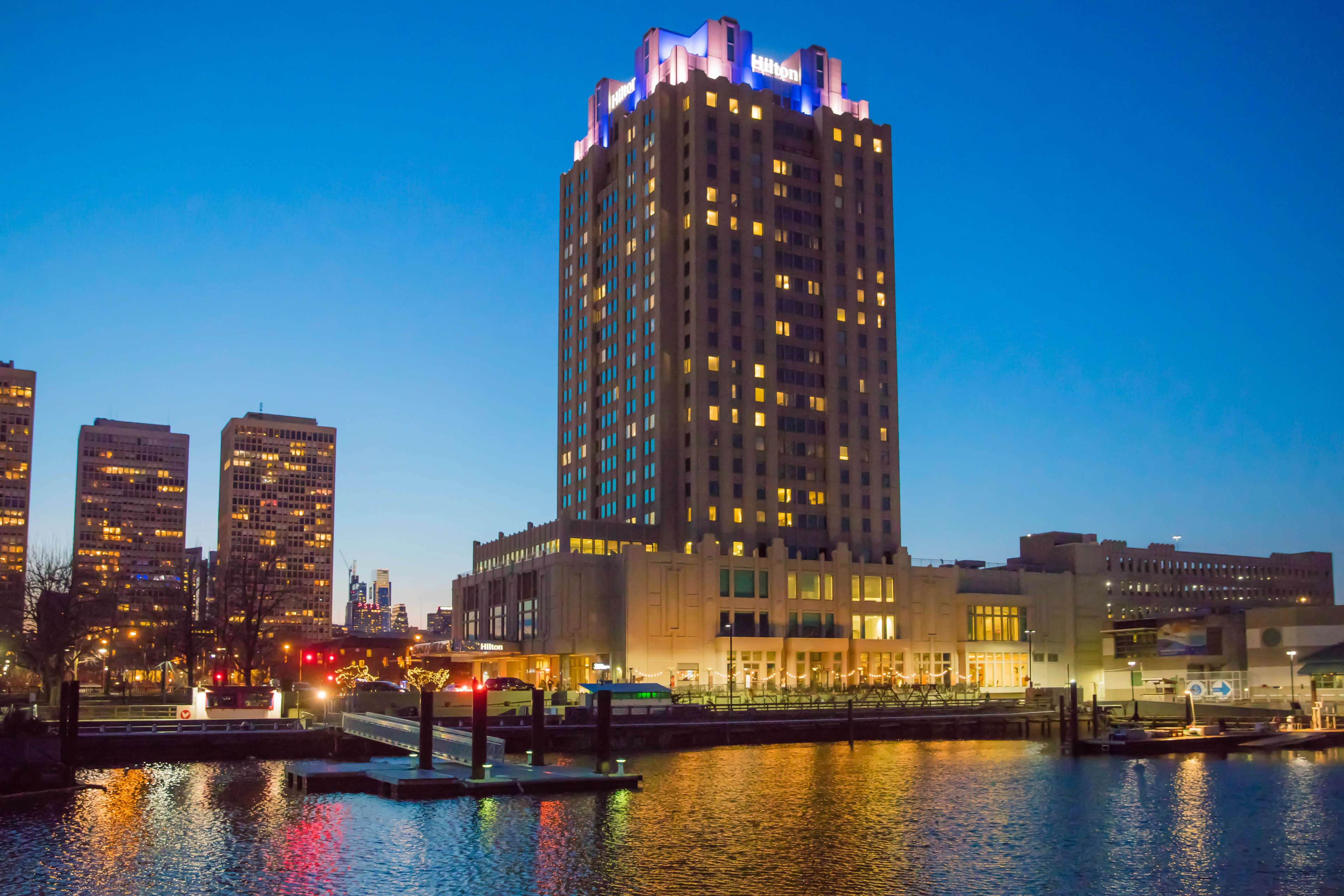 Hilton Philadelphia at Penn's Landing Photo