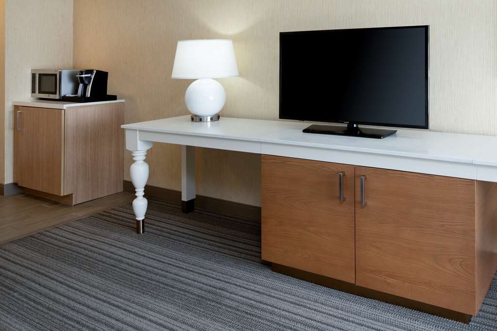 Hilton Garden Inn Roseville Image