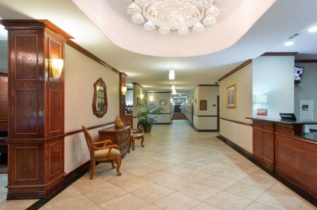 Images Holiday Inn Express & Suites Duncanville