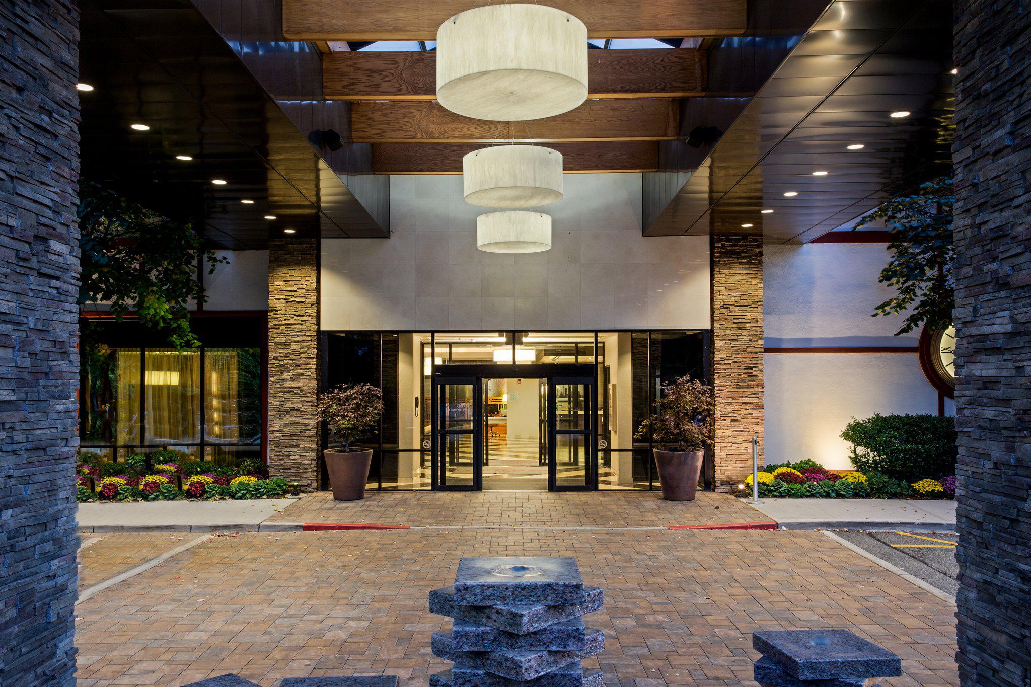 Crowne Plaza Suffern-Mahwah Photo