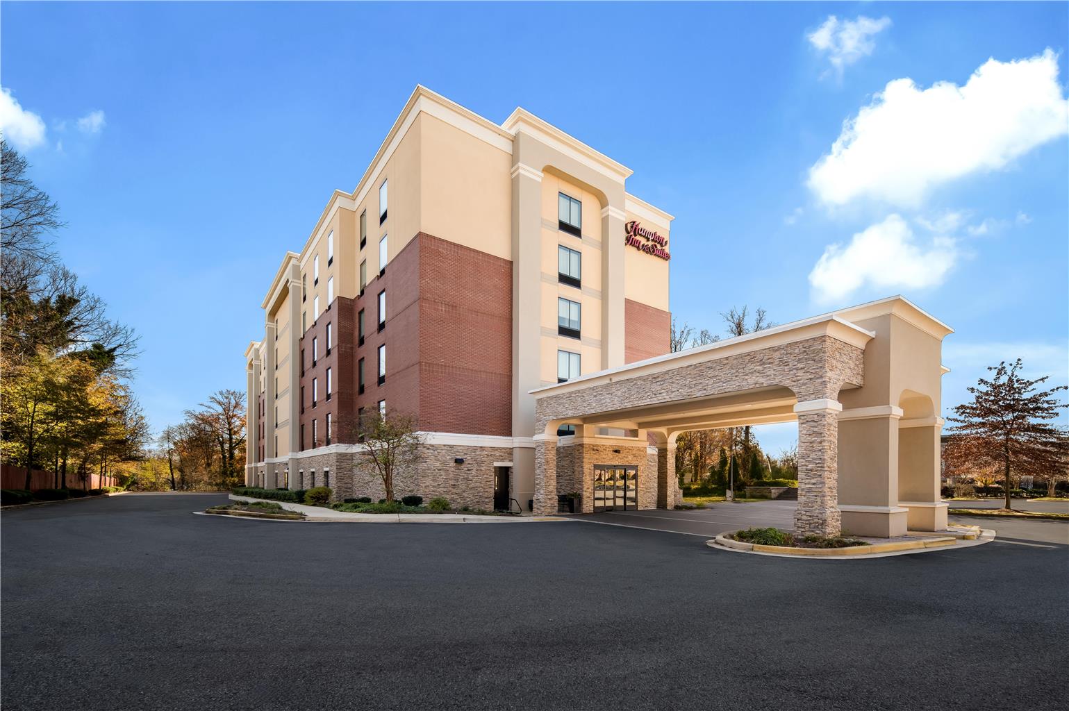 Hampton Inn & Suites Camp Springs/Andrews AFB Image