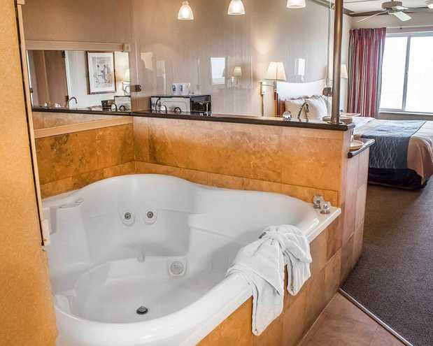 Images Comfort Inn & Suites