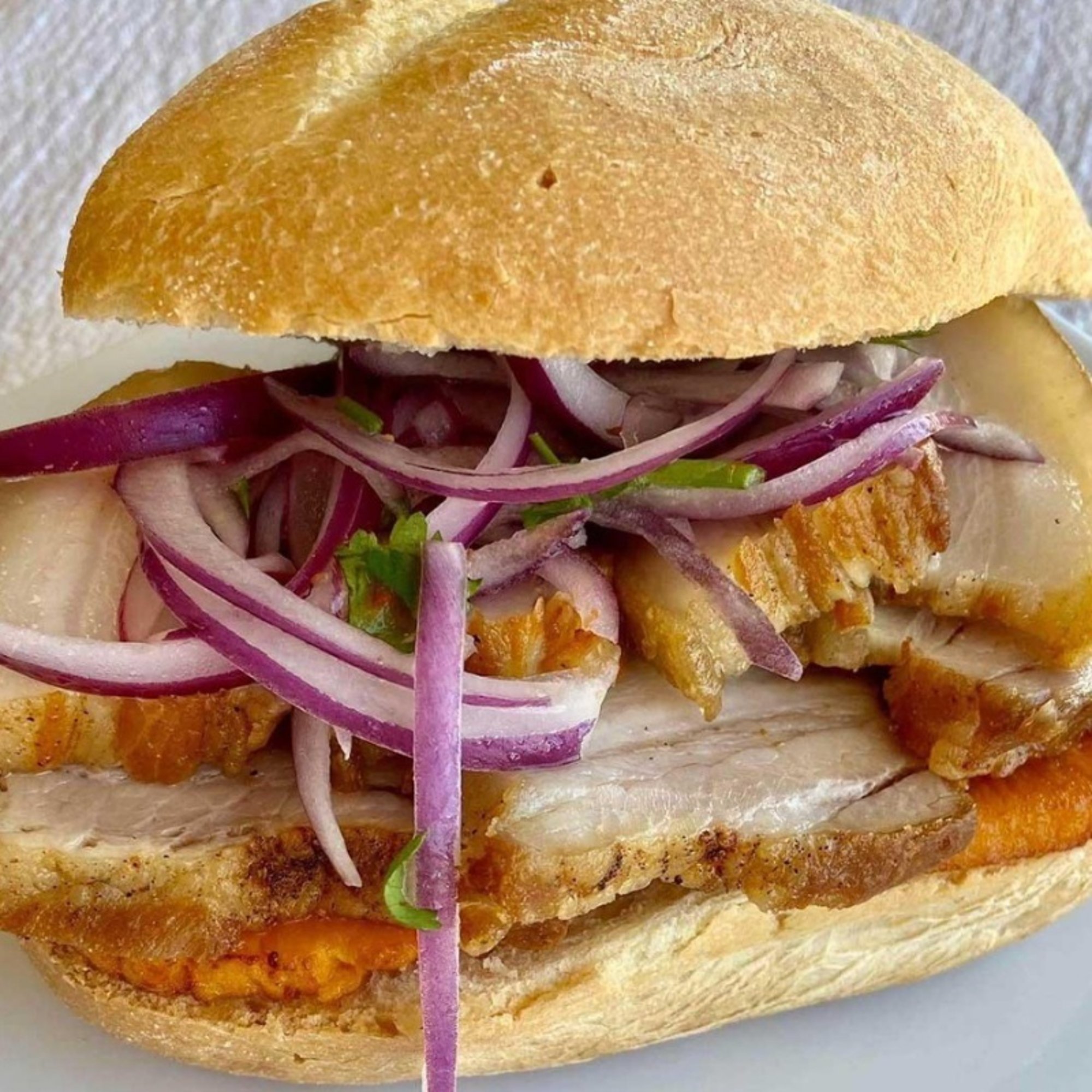 Pan Con Chicharrón