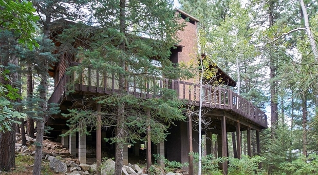 Images Donny Karcie - RE/MAX Mountain Properties