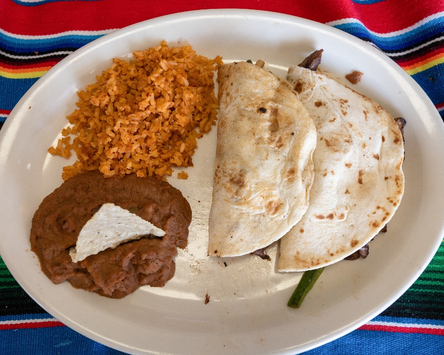 Chicken Fajita Tacos (2) Plate