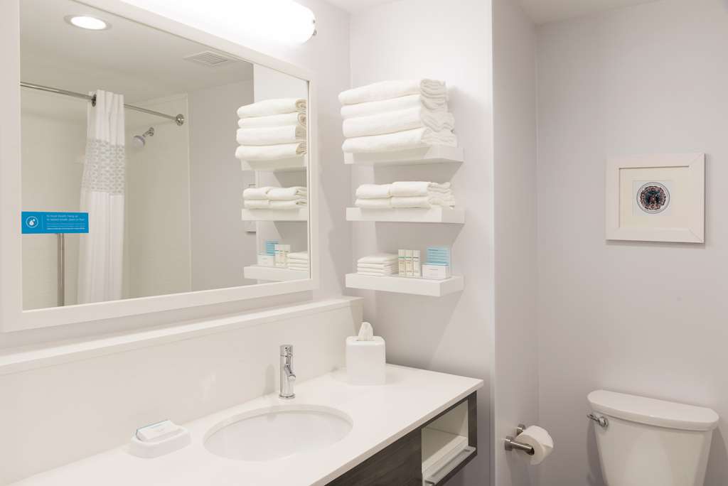 Hampton Inn & Suites Chicago Schaumburg Image