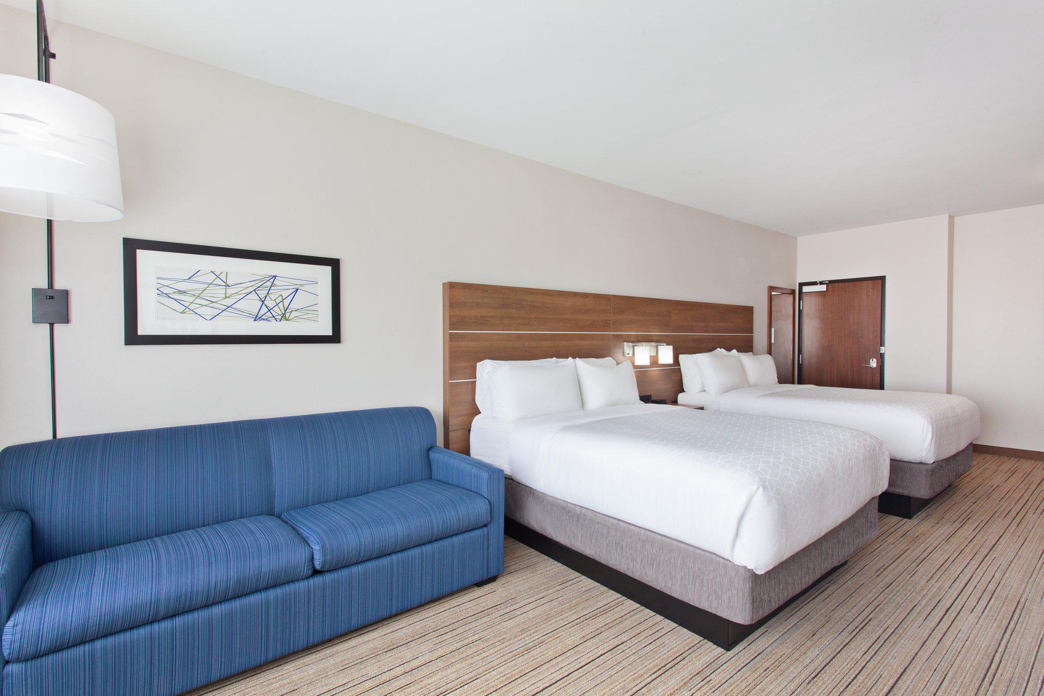 Holiday Inn Express & Suites Moses Lake Photo