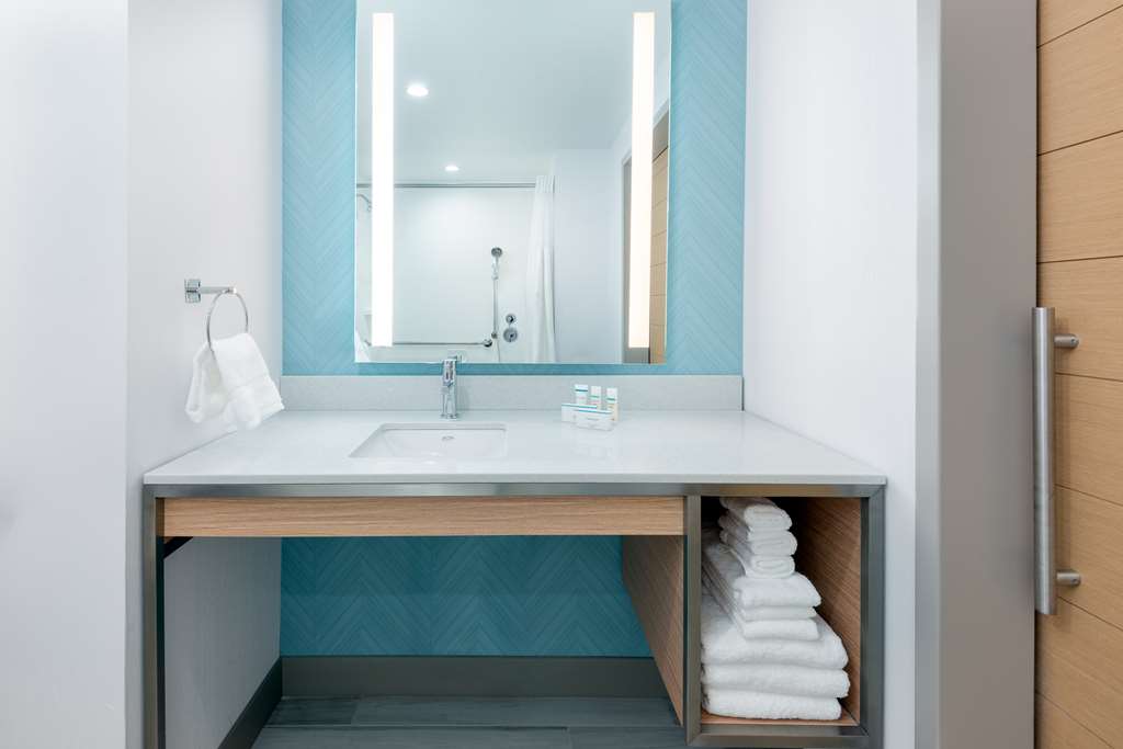 Hilton Garden Inn Panama City Airport Image