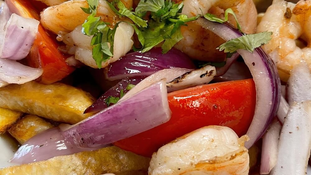 Saltado De Camarones