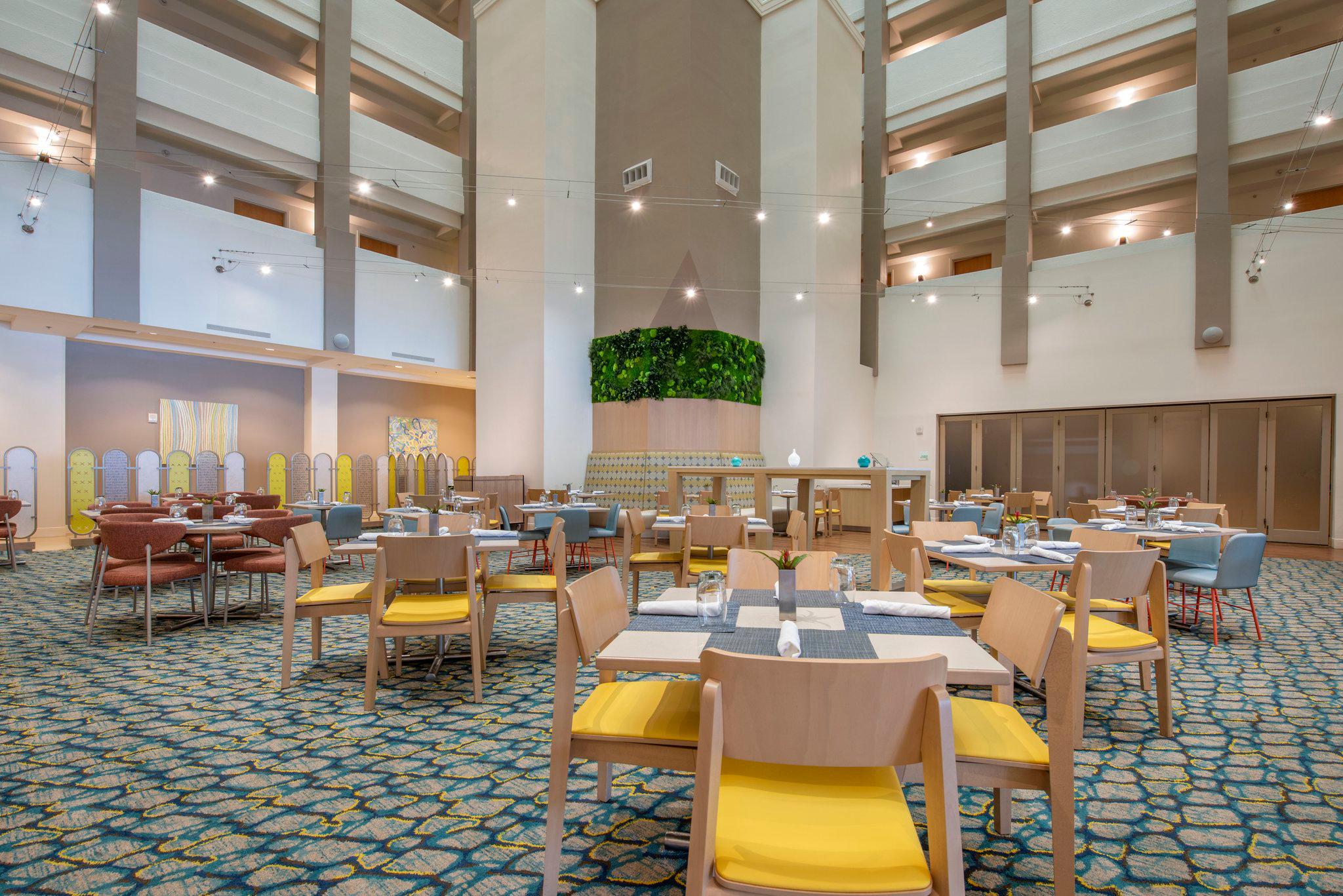 Holiday Inn Orlando-Disney Springs® Area Photo