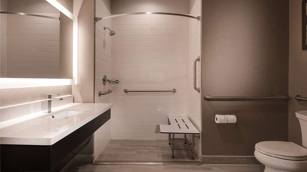 Best Western Plus Executive Residency Baytown Image