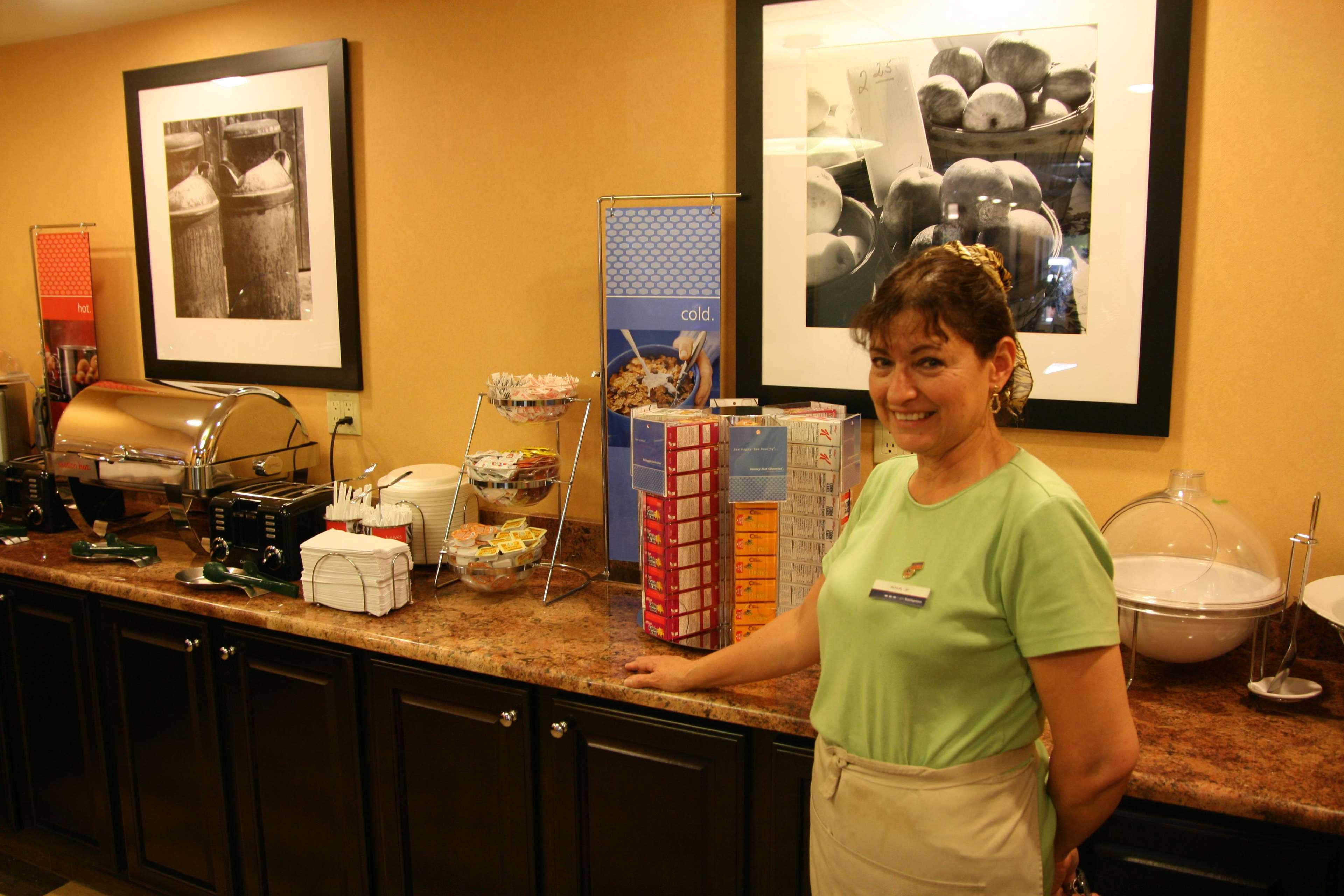 Hampton Inn Long Island/Commack Photo