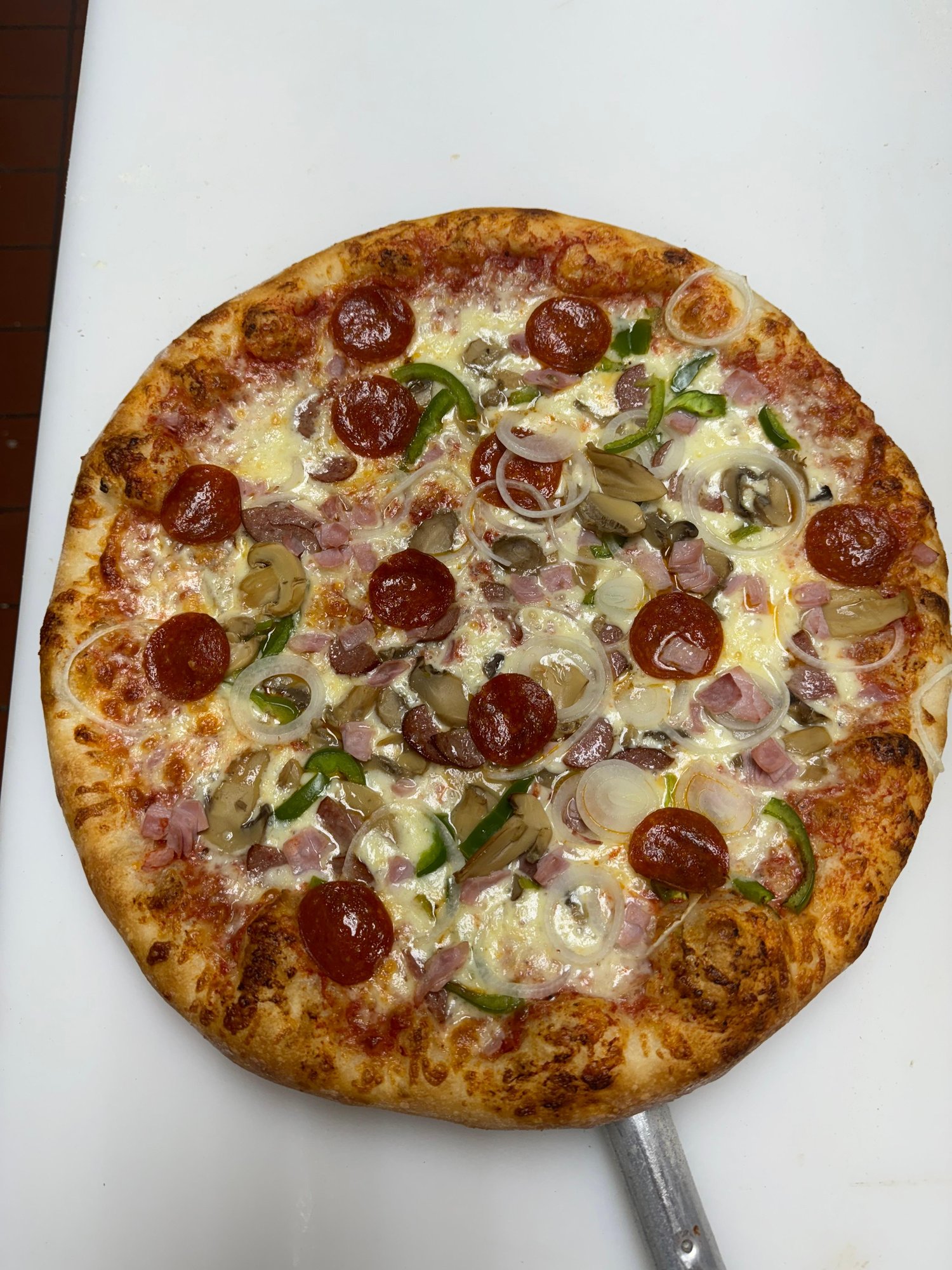 Carinis Special Pizza