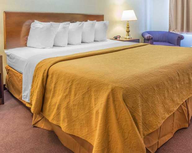 Images Quality Inn Royle