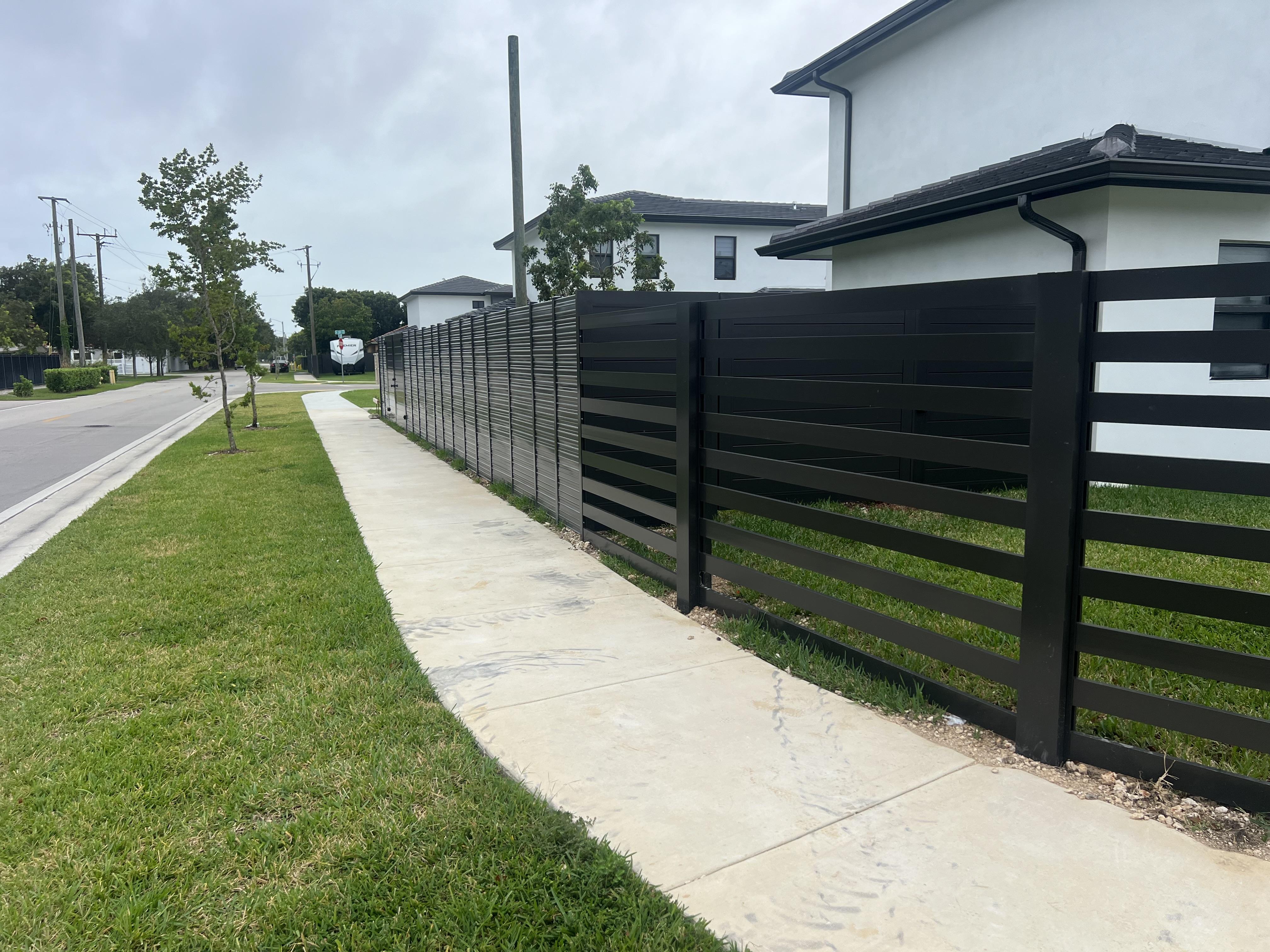 Top Rail Fence Pompano Beach Image