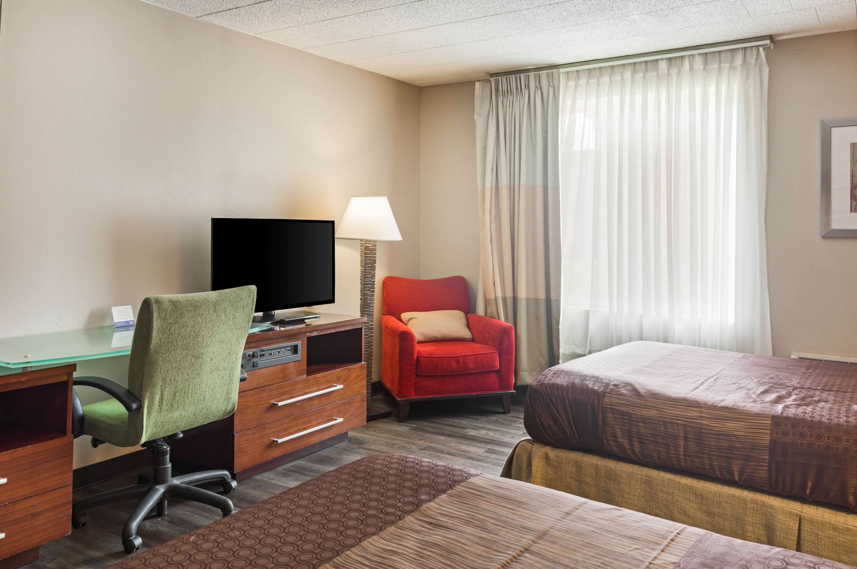 Rodeway Inn & Suites Stroudsburg - Poconos Photo