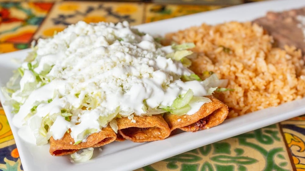 Taquitos Dorados (Flautas) Meal