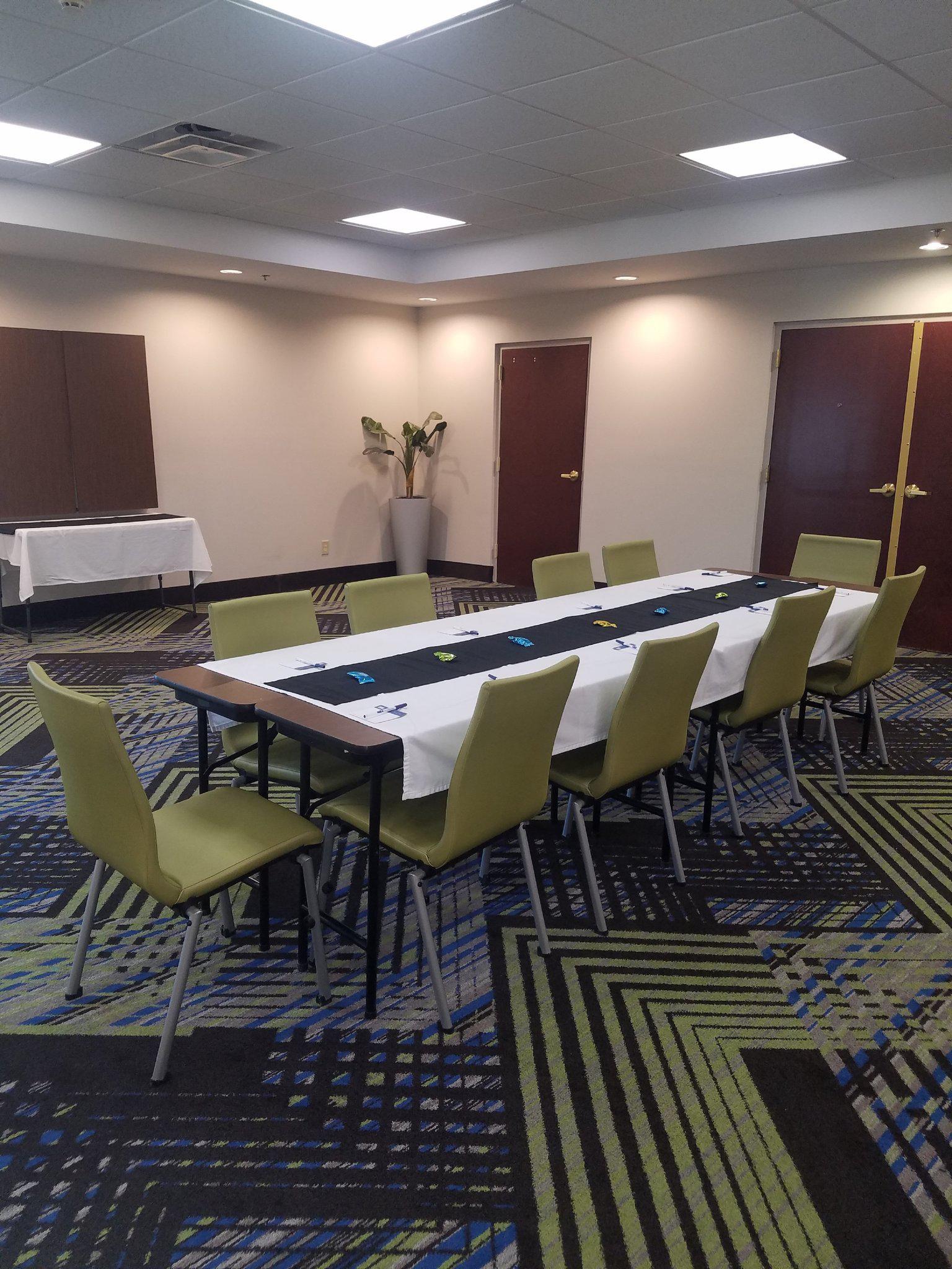 Holiday Inn Express & Suites Kingsport-Meadowview I-26 Photo