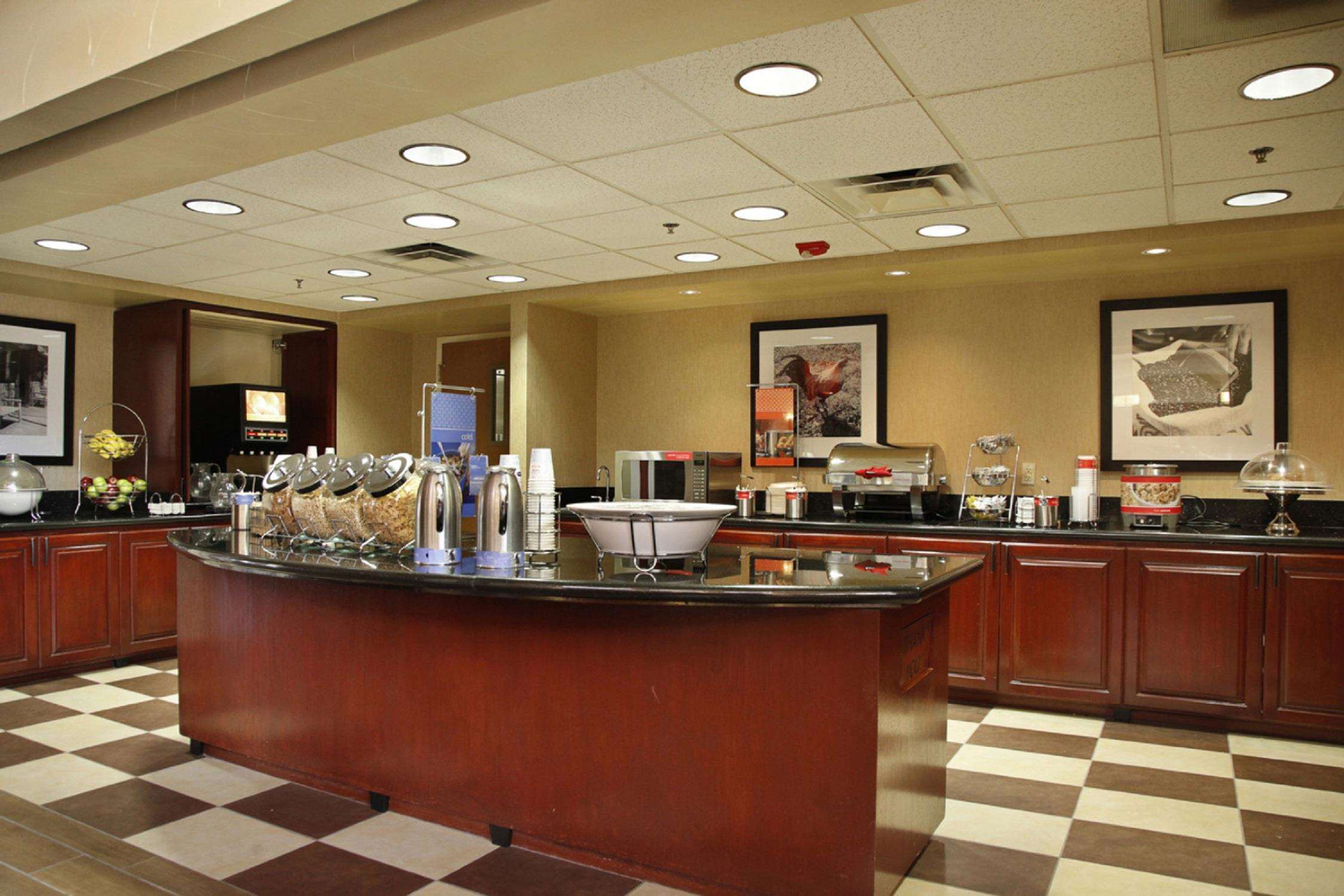 Hampton Inn & Suites Phoenix/Scottsdale Photo