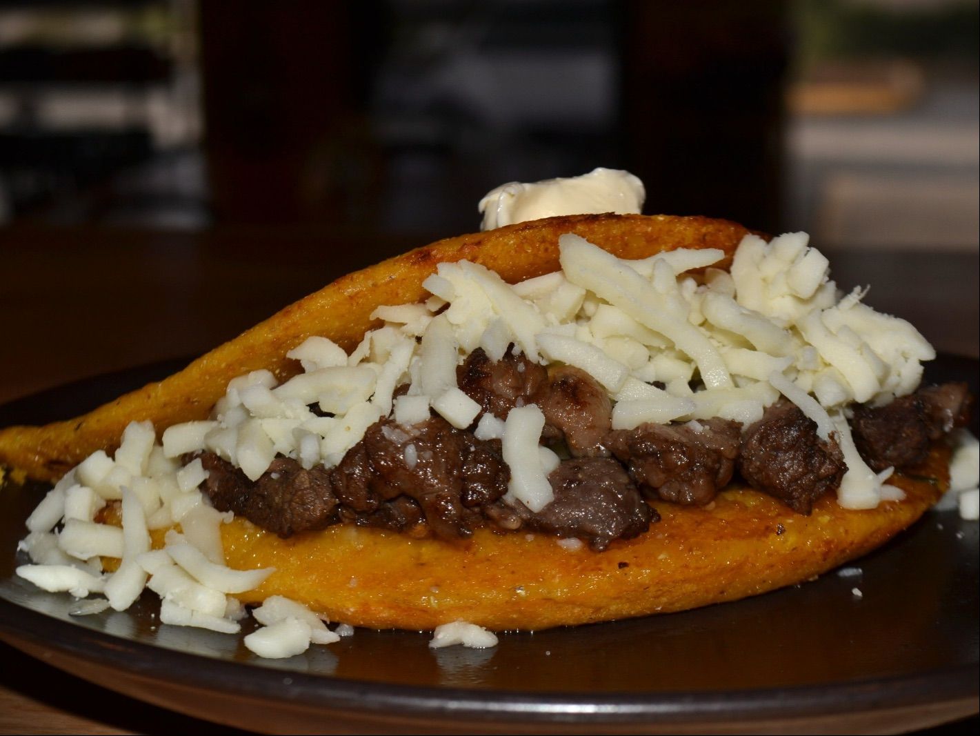 Steak & Cheese Cachapa / Cachapa de Picaña y Queso