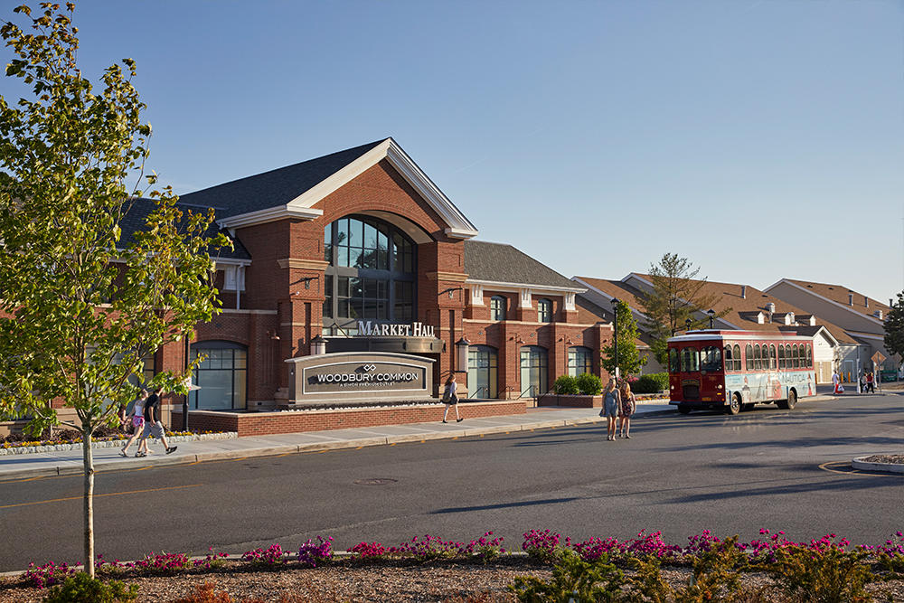 Woodbury Common Premium Outlets - Hennon Group