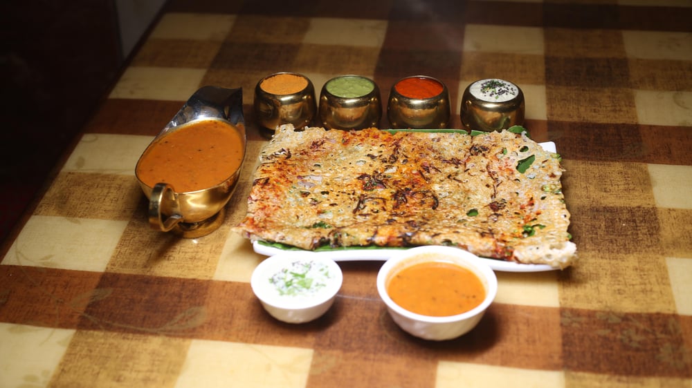Onion Chilli Garlic Rava Masala Dosa