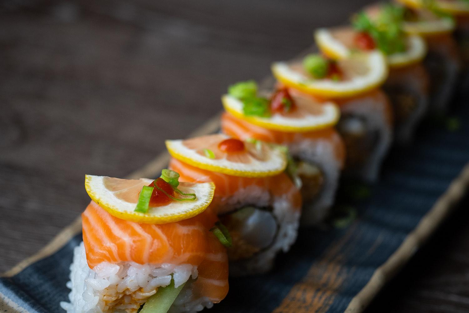 zushingazo sushi bar on main Logo