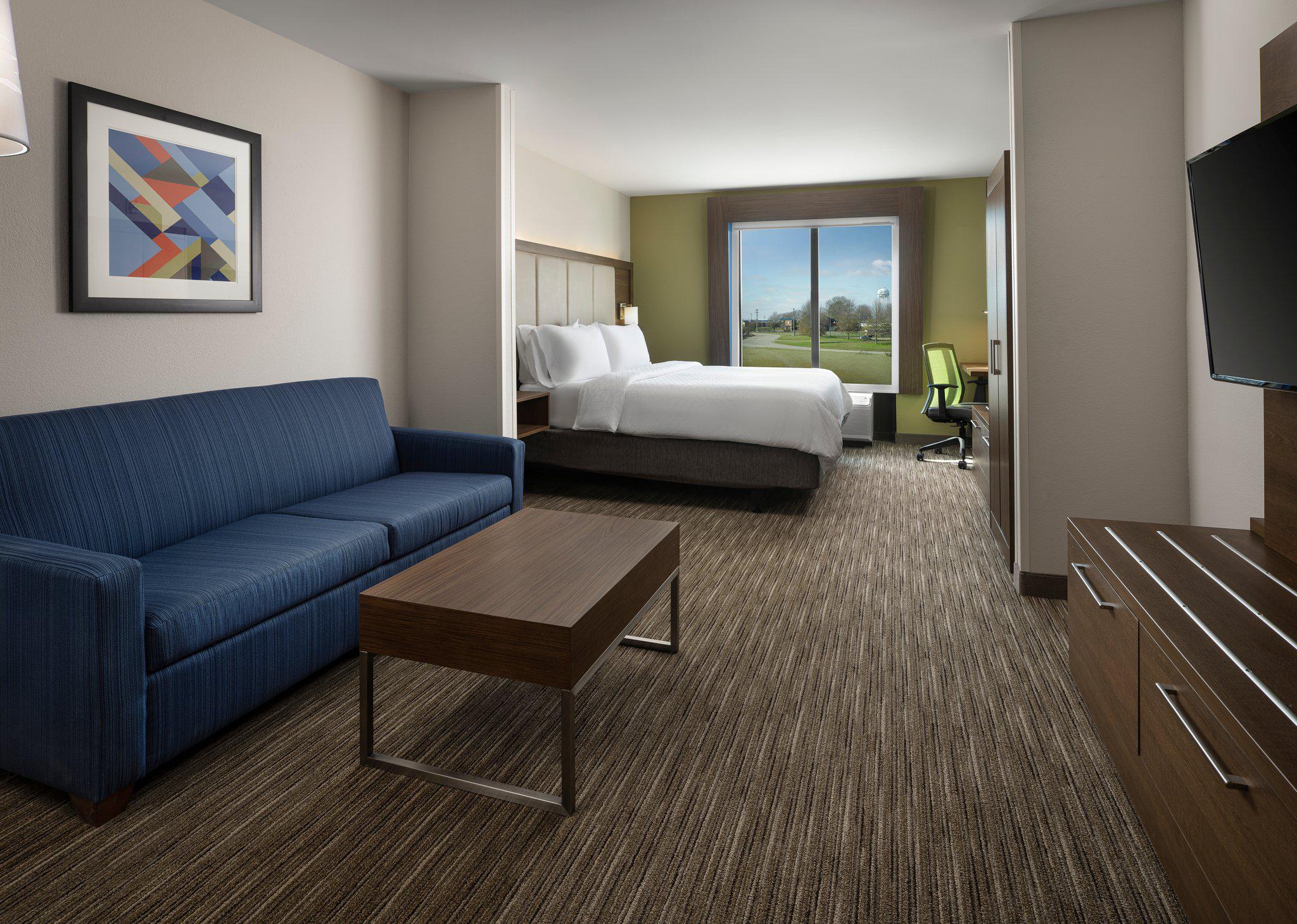 Holiday Inn Express & Suites Olive Branch Photo