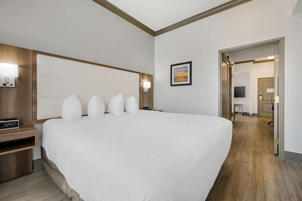 Best Western Plus First Coast Inn & Suites Image