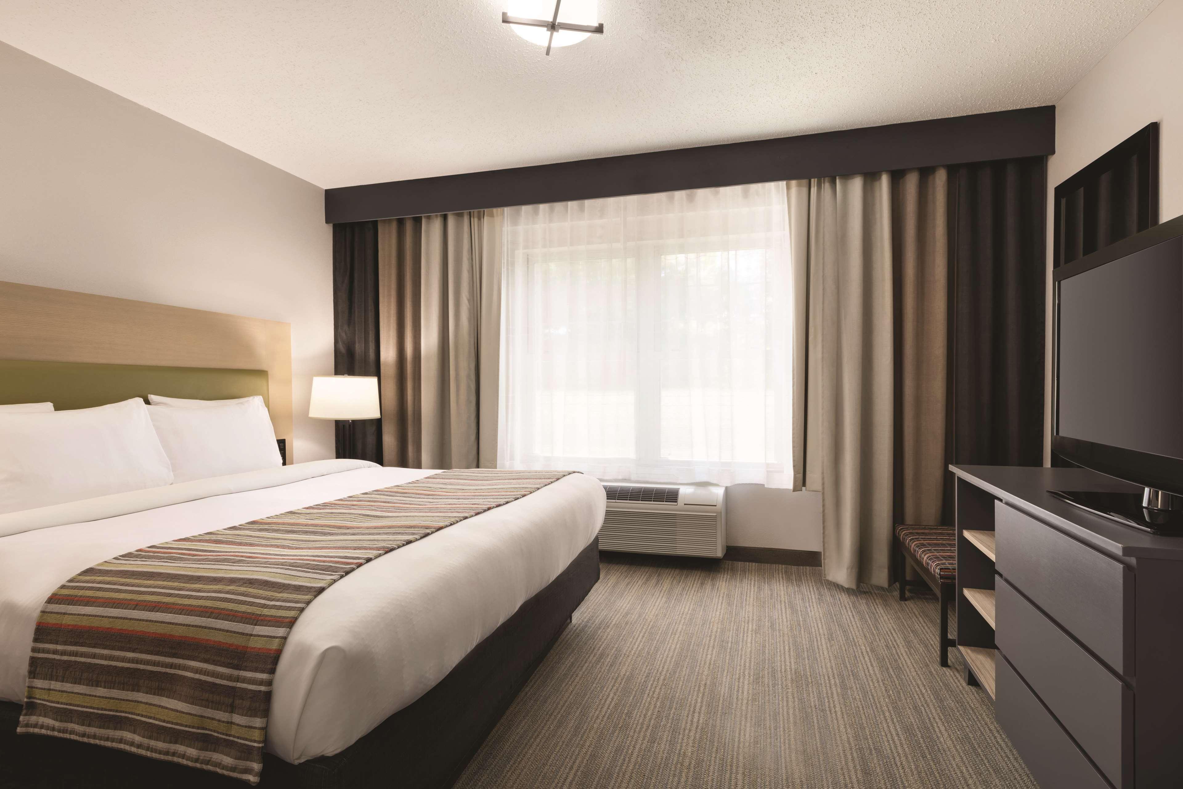 Country Inn & Suites by Radisson, Roanoke, VA, 7860 Plantation Road