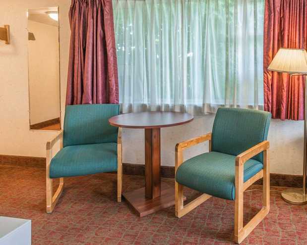 Images Quality Inn Royle