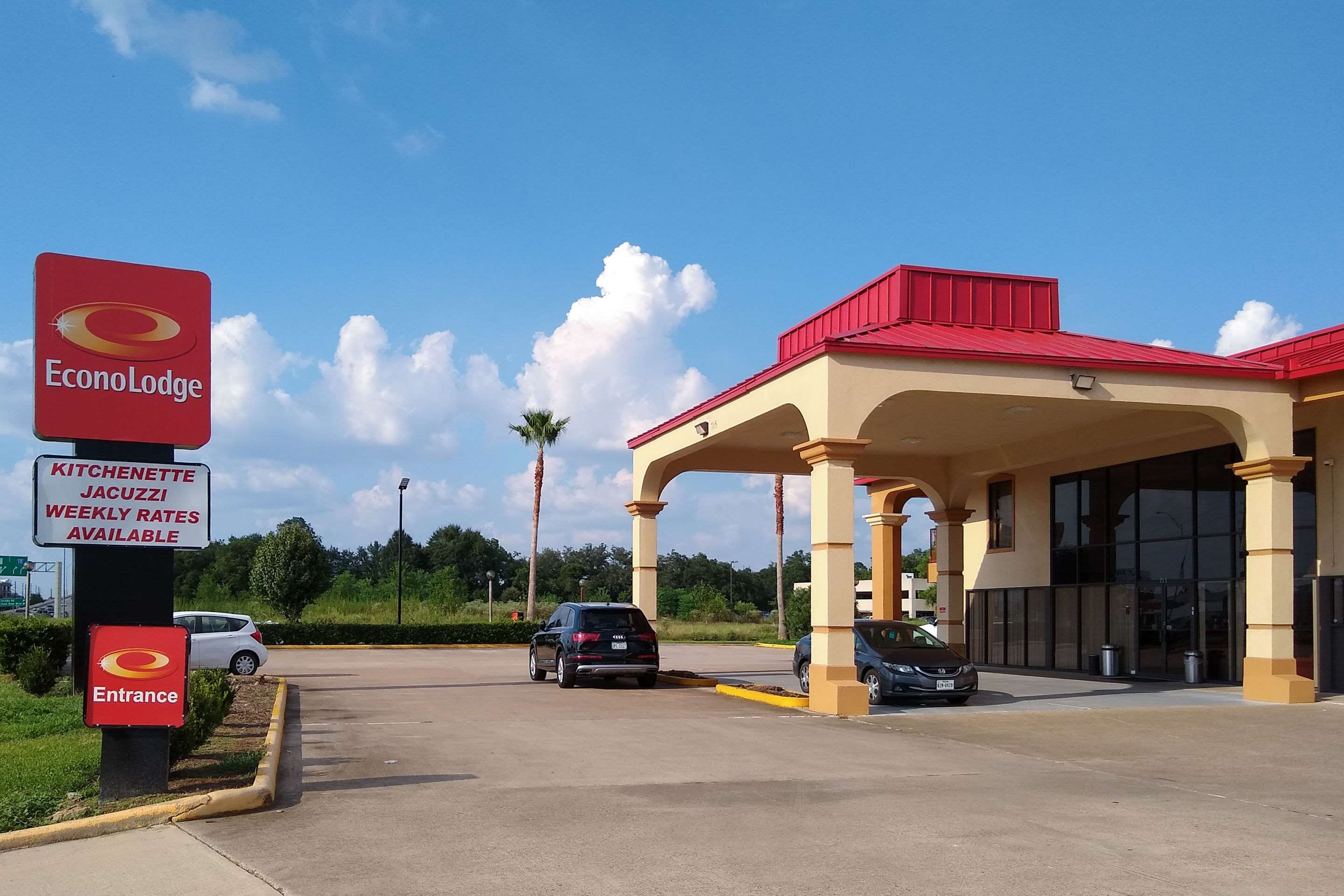 Econo Lodge Inn & Suites West - Energy Corridor Photo