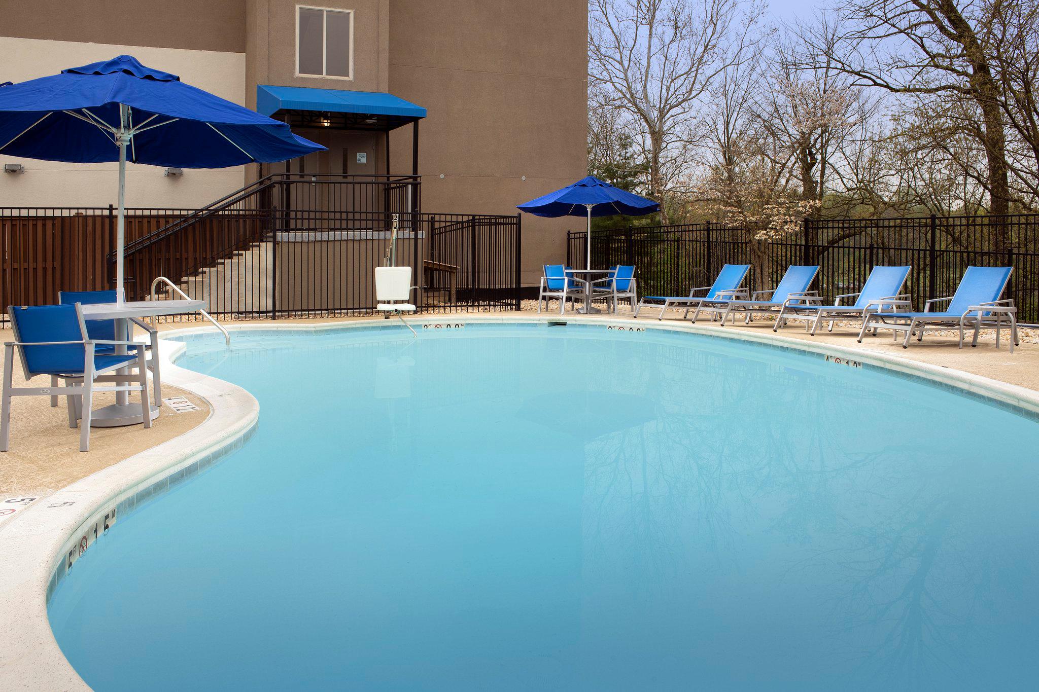 Holiday Inn Express & Suites College Park-University Area Photo