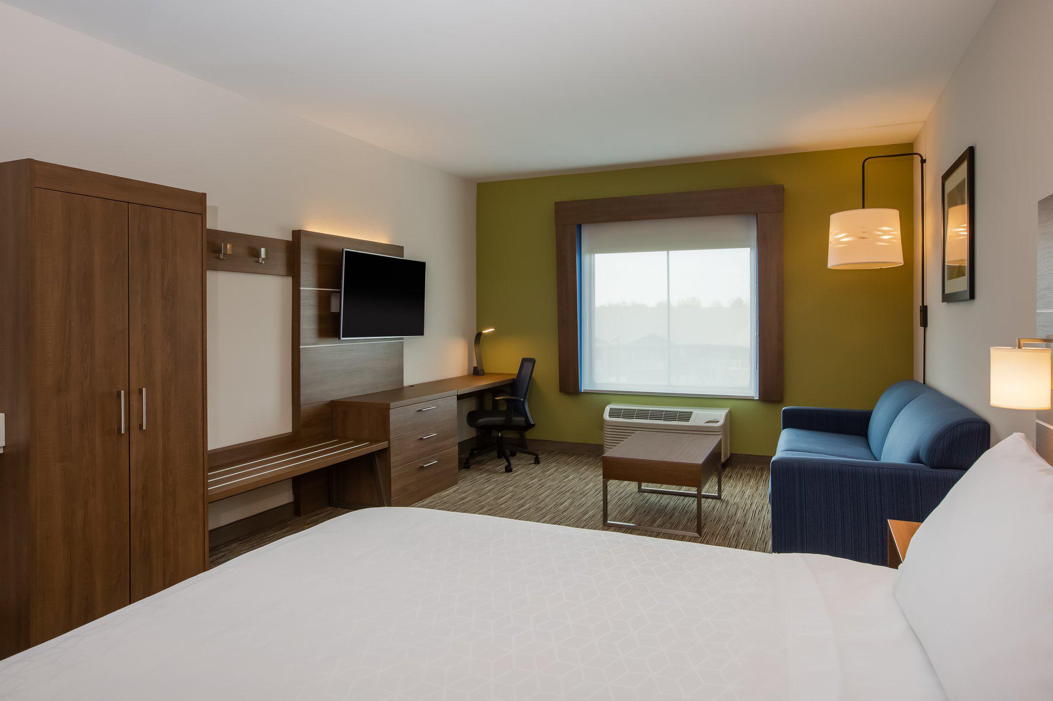 Holiday Inn Express & Suites Atlanta Southwest-Fairburn Photo