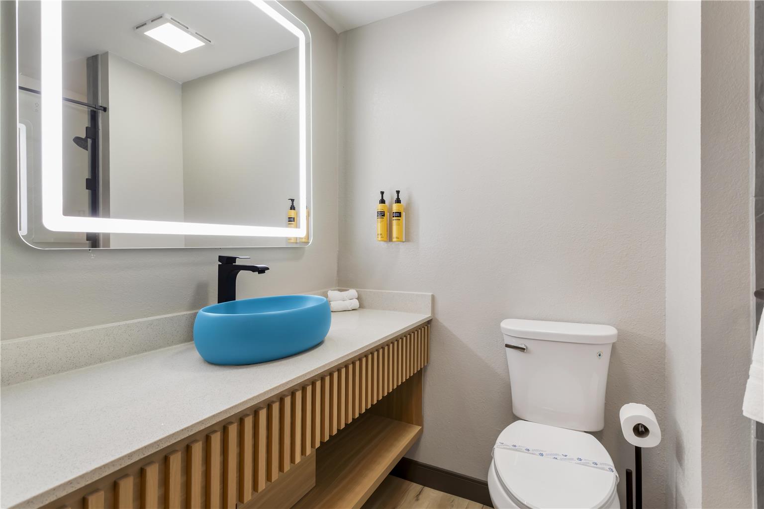 Best Western Plus Rose City Conference Center Inn Image